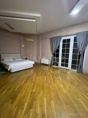 3-комн. новостройка - м. 28 мая - 150 м² (16)