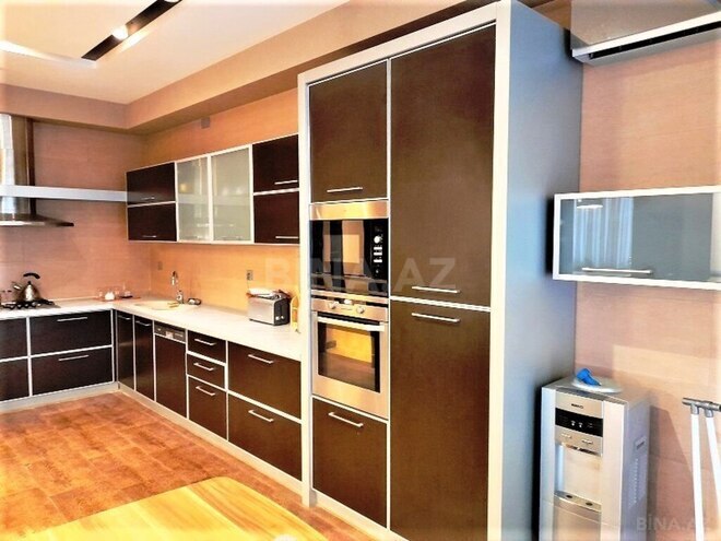 3-комн. новостройка - м. 28 мая - 130 м² (22)
