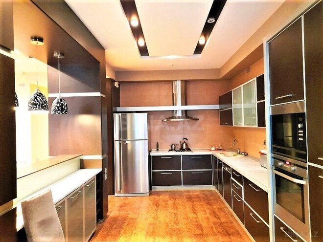 3-комн. новостройка - м. 28 мая - 130 м² (21)