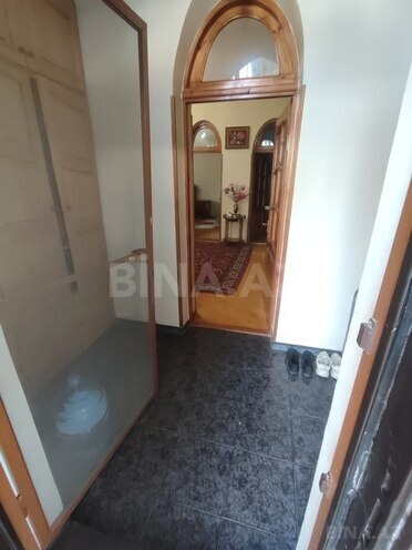 6 otaqlı həyət evi/bağ evi - Əmircan q. - 184 m² (2)