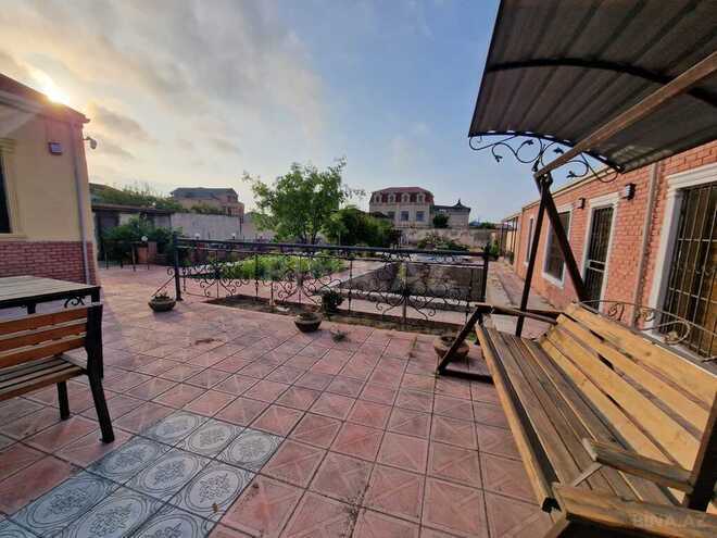 5 otaqlı həyət evi/bağ evi - Novxanı q. - 200 m² (1)