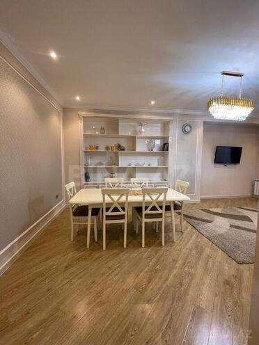 3 otaqlı yeni tikili - 8 Noyabr m. - 147 m² (2)