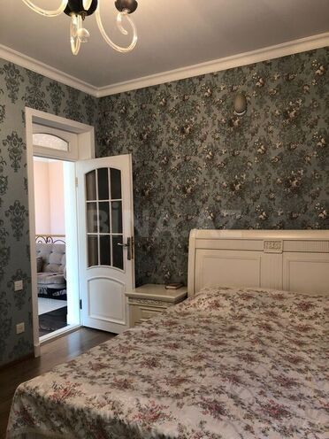 6 otaqlı həyət evi/bağ evi - Novxanı q. - 400 m² (9)