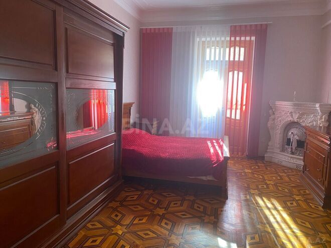2 otaqlı köhnə tikili - 28 May m. - 100 m² (1)