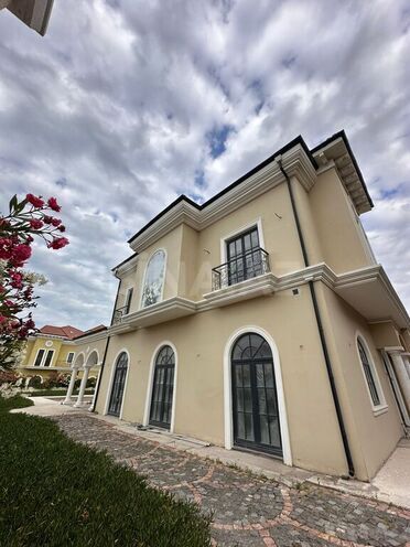 3 otaqlı həyət evi/bağ evi - Zuğulba q. - 563 m² (1)