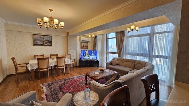 4 otaqlı köhnə tikili - 28 May m. - 153 m² (1)