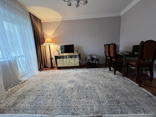 3 otaqlı köhnə tikili - İnşaatçılar m. - 70 m² (2)