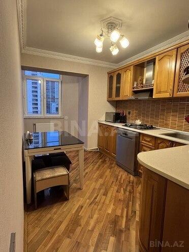 3 otaqlı köhnə tikili - İnşaatçılar m. - 70 m² (18)