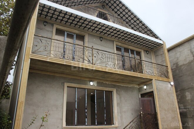 6 otaqlı həyət evi/bağ evi - Qaraçuxur q. - 220 m² (1)