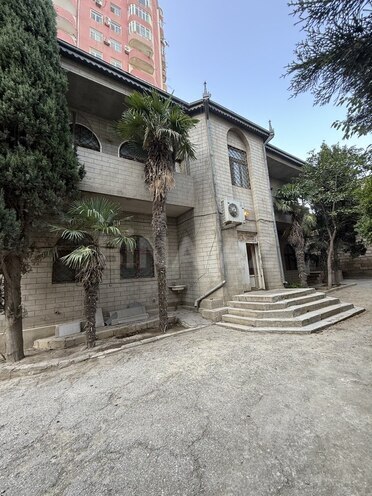 6 otaqlı həyət evi/bağ evi - İnşaatçılar m. - 220 m² (1)