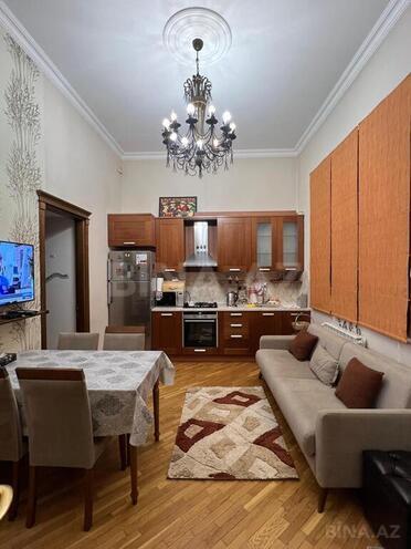 3-комн. вторичка - м. Низами - 60 м² (1)