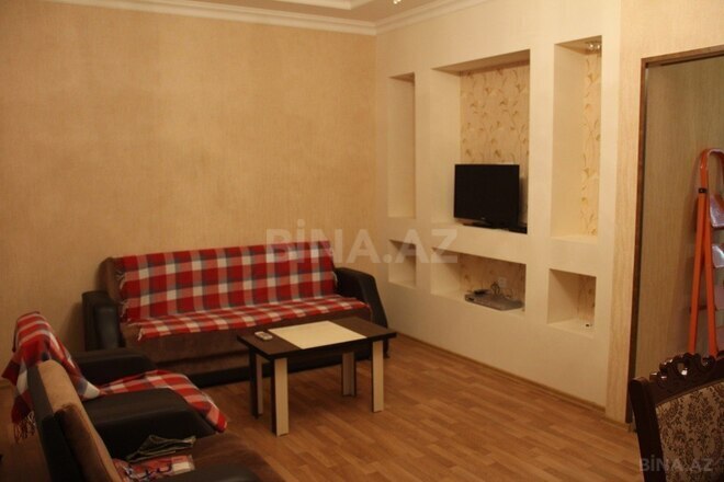 2 otaqlı köhnə tikili - 28 May m. - 60 m² (1)