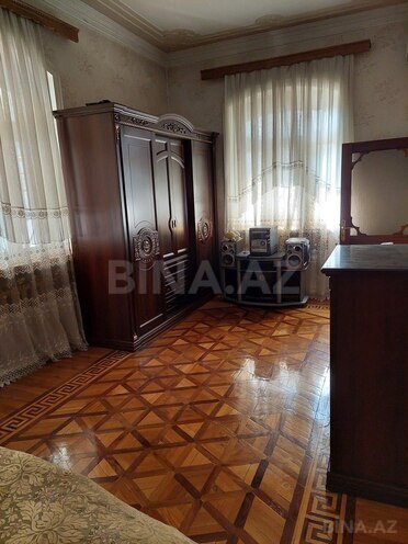 5 otaqlı həyət evi/bağ evi - Bakıxanov q. - 200 m² (1)
