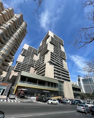 3 otaqlı yeni tikili - 8 Noyabr m. - 148 m² (1)