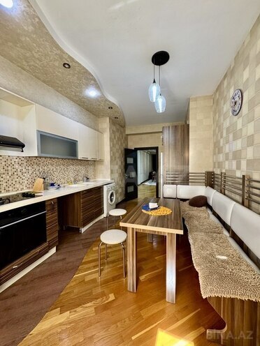 3 otaqlı yeni tikili - İnşaatçılar m. - 130 m² (12)