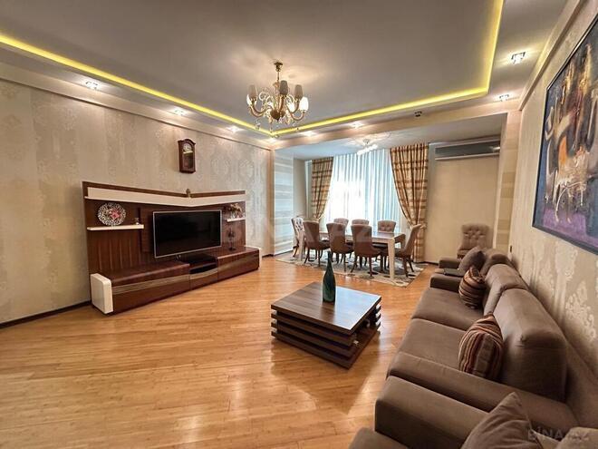 4 otaqlı yeni tikili - Şah İsmayıl Xətai m. - 160 m² (1)