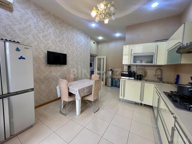 3-комн. новостройка - м. 28 мая - 225 м² (20)