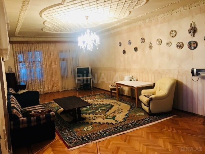 6 otaqlı həyət evi/bağ evi - Novxanı q. - 400 m² (6)