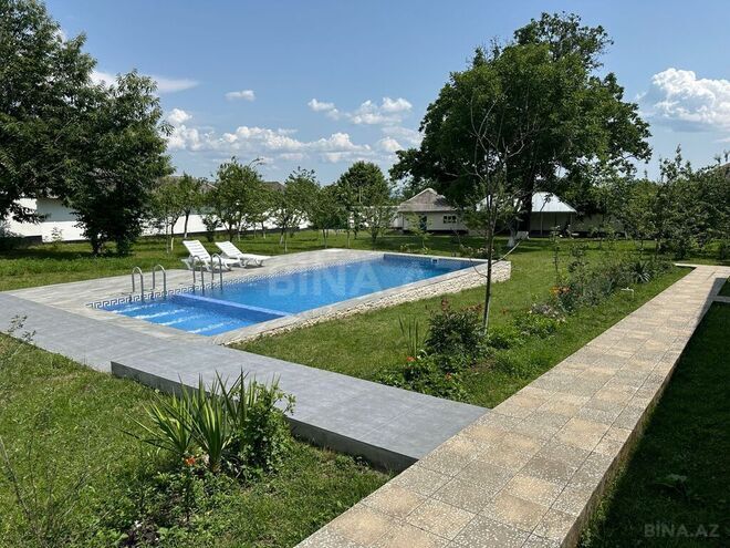 4 otaqlı həyət evi/bağ evi - Qəbələ - 240 m² (1)