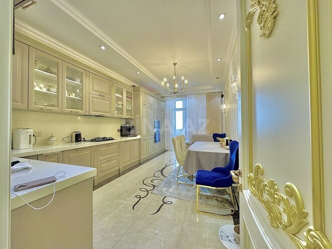 Продаётся 4-комн. новостройка 220 м², м. Кара Караев, photo 9 from 32