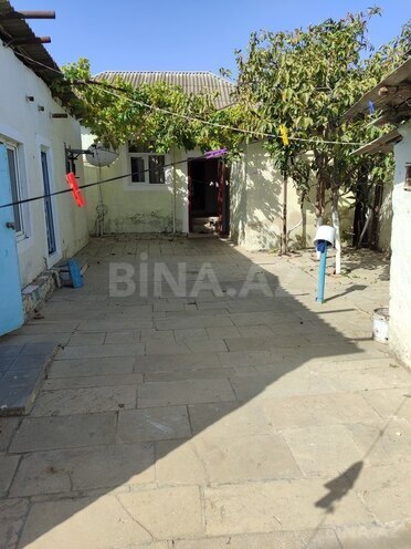 8 otaqlı həyət evi/bağ evi - Əmircan q. - 130 m² (1)