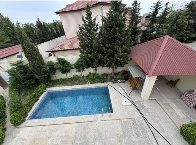 6 otaqlı həyət evi/bağ evi - Mərdəkan q. - 300 m² (1)