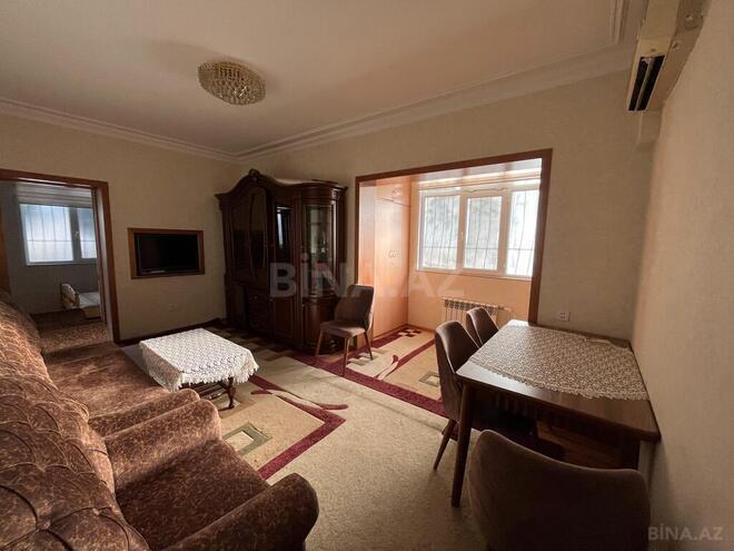 2 otaqlı köhnə tikili - İnşaatçılar m. - 70 m² (1)