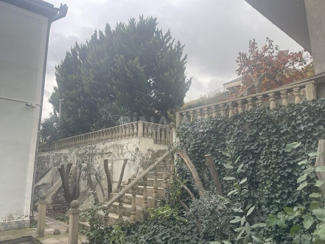 5 otaqlı həyət evi/bağ evi - Novxanı q. - 250 m² (8)