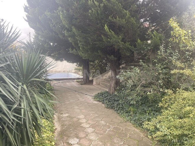 5 otaqlı həyət evi/bağ evi - Novxanı q. - 250 m² (13)