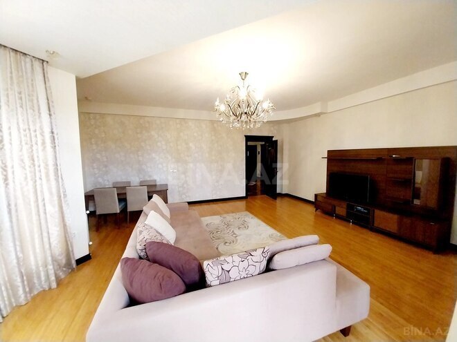 3-комн. новостройка - м. 28 мая - 140 м² (2)