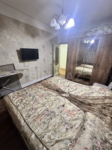 3 otaqlı köhnə tikili - Bakıxanov q. - 80 m² (8)