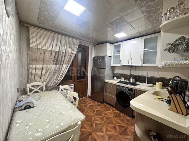 3 otaqlı köhnə tikili - Bakıxanov q. - 80 m² (15)
