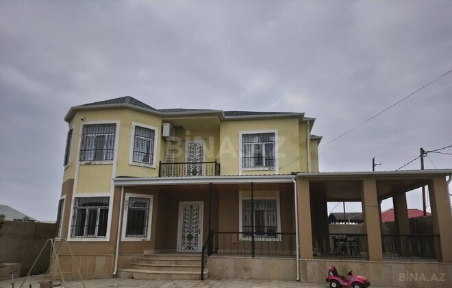 7 otaqlı həyət evi/bağ evi - Zığ q. - 242 m² (1)