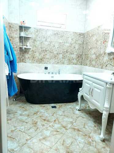 7 otaqlı həyət evi/bağ evi - Zığ q. - 242 m² (13)