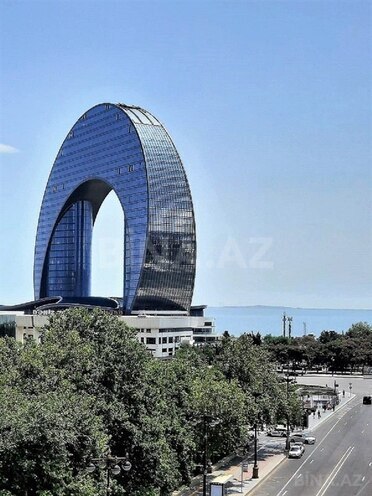 3-комн. вторичка - м. 28 мая - 110 м² (3)