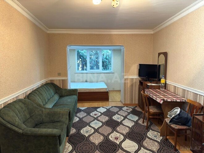 1 otaqlı köhnə tikili - İnşaatçılar m. - 40 m² (1)