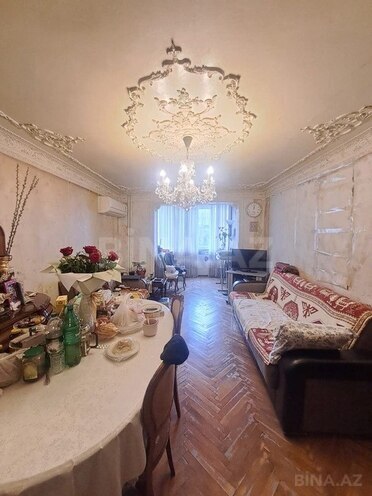 3 otaqlı köhnə tikili - İnşaatçılar m. - 75 m² (1)