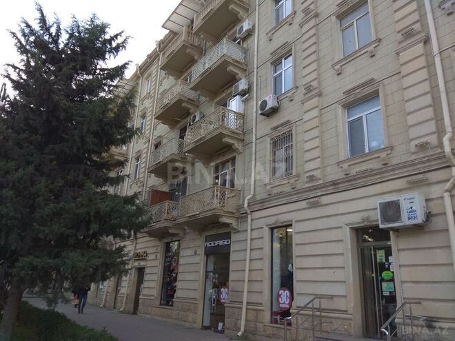 3-комн. вторичка - м. Элмляр Академиясы - 75 м² (1)