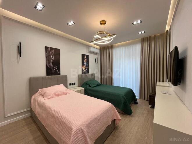3-комн. новостройка - м. 8 ноября - 145 м² (12)