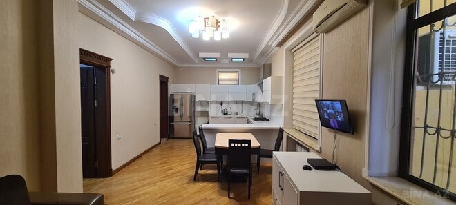 7 otaqlı həyət evi/bağ evi - Qaraçuxur q. - 450 m² (2)