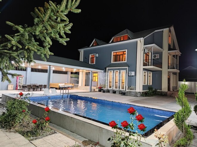 7 otaqlı həyət evi/bağ evi - Qəbələ - 382 m² (2)