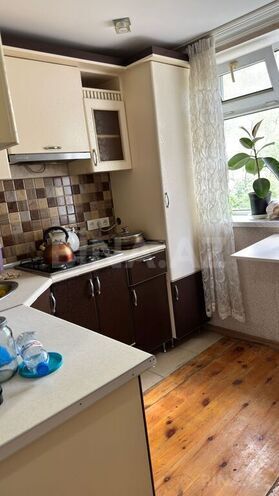 3 otaqlı köhnə tikili - İnşaatçılar m. - 100 m² (3)