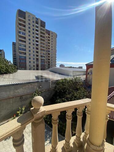 6 otaqlı həyət evi/bağ evi - Ağ şəhər q. - 253 m² (22)