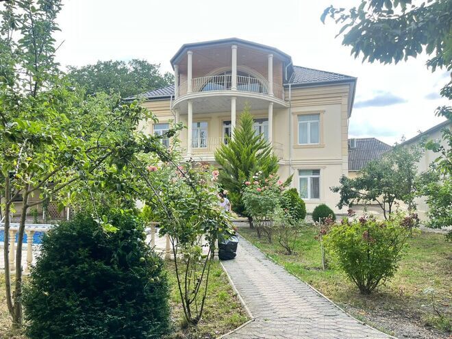 8 otaqlı həyət evi/bağ evi - Qəbələ - 282 m² (6)