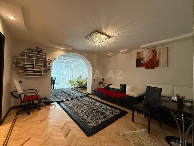 3 otaqlı köhnə tikili - 28 May m. - 120 m² (1)