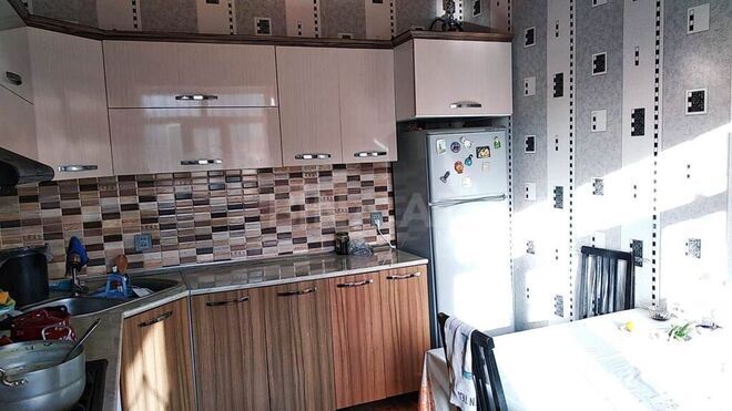 6 otaqlı həyət evi/bağ evi - Qobu q. - 220 m² (9)
