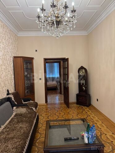 2 otaqlı köhnə tikili - 28 May m. - 68 m² (2)