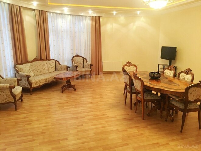 3 otaqlı yeni tikili - 28 May m. - 154 m² (1)