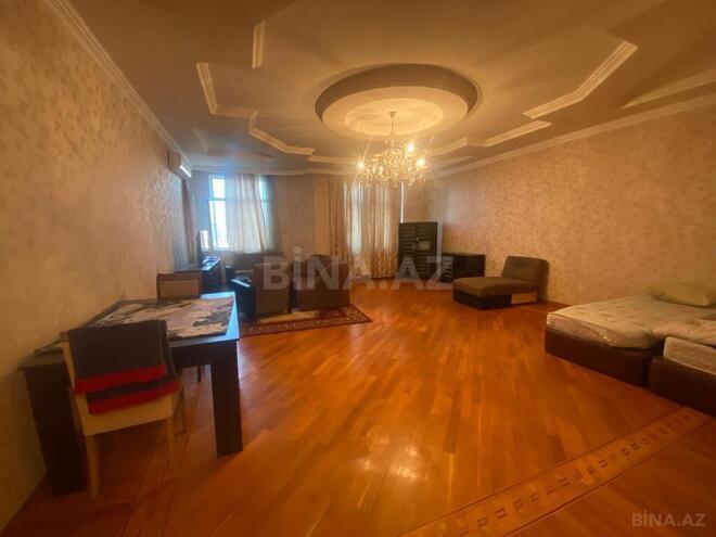 3-комн. новостройка - м. 8 ноября - 171 м² (10)