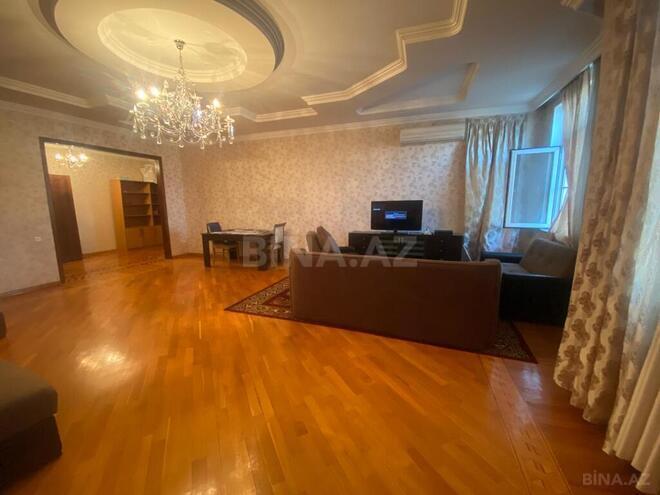 3-комн. новостройка - м. 8 ноября - 171 м² (1)